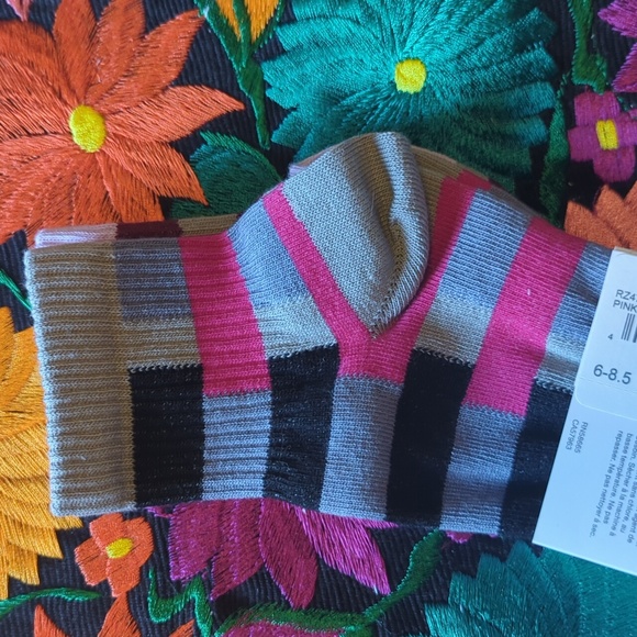 Zella Socks 🧦🧦 - Picture 4 of 6